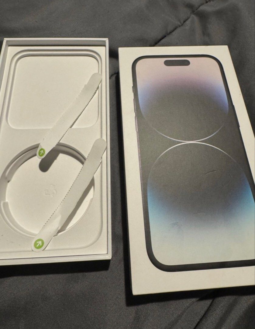 iPhone 14 Pro Max Space Black 256 GB (Category: iPhone 14 Series) located in Manila. Submitted by rcastro.0828 (Listing ID 1465104543, Image 2). Description: - Brand/Model: Apple iPhone 14 Pro Max - Color: Space Black - Storage Capacity: 256 GB - Condition: Excellent physical condition, well-maintained - Inclusions: Comes with original retail box - Location for Meetup: Fame Mall, 1554 Mandaluyong City.