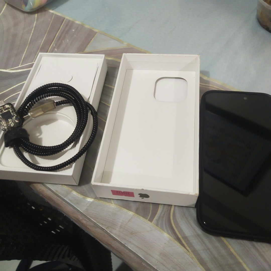 iPhone 15 Pro Max 256GB (Natural Titanium) (Category: iPhone 15 Series) located in Manila. Submitted by dragonsproject14 (Listing ID 1465096692, Image 3). Description: Condition: • 100% Smooth / No Dents / No Scratches (Alagang-alaga sa case at may tempered glass, walang sirang pisikal). • Never been repaired / Never been opened (Lahat ng piyesa ay orihinal). • All Features 100% Working (Face ID, Cameras, True Tone, Speakers, Dynamic Island — lah