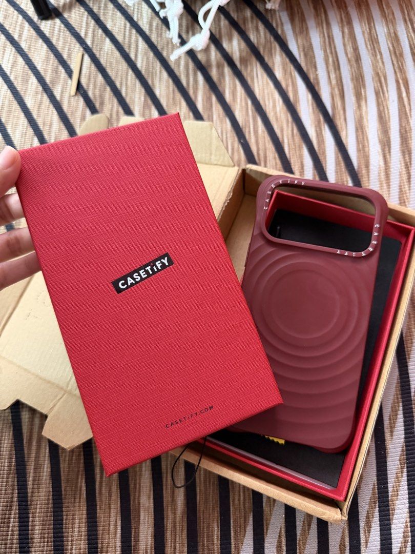 Iphone 17 pro max ripple case (Category: iPhone 17 Series) located in Manila. Submitted by _thepursela (Listing ID 1464991881, Image 1). Description: RFS: Too many cases.