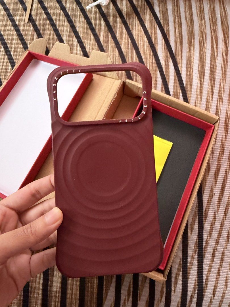 Iphone 17 pro max ripple case (Category: iPhone 17 Series) located in Manila. Submitted by _thepursela (Listing ID 1464991881, Image 3). Description: RFS: Too many cases.