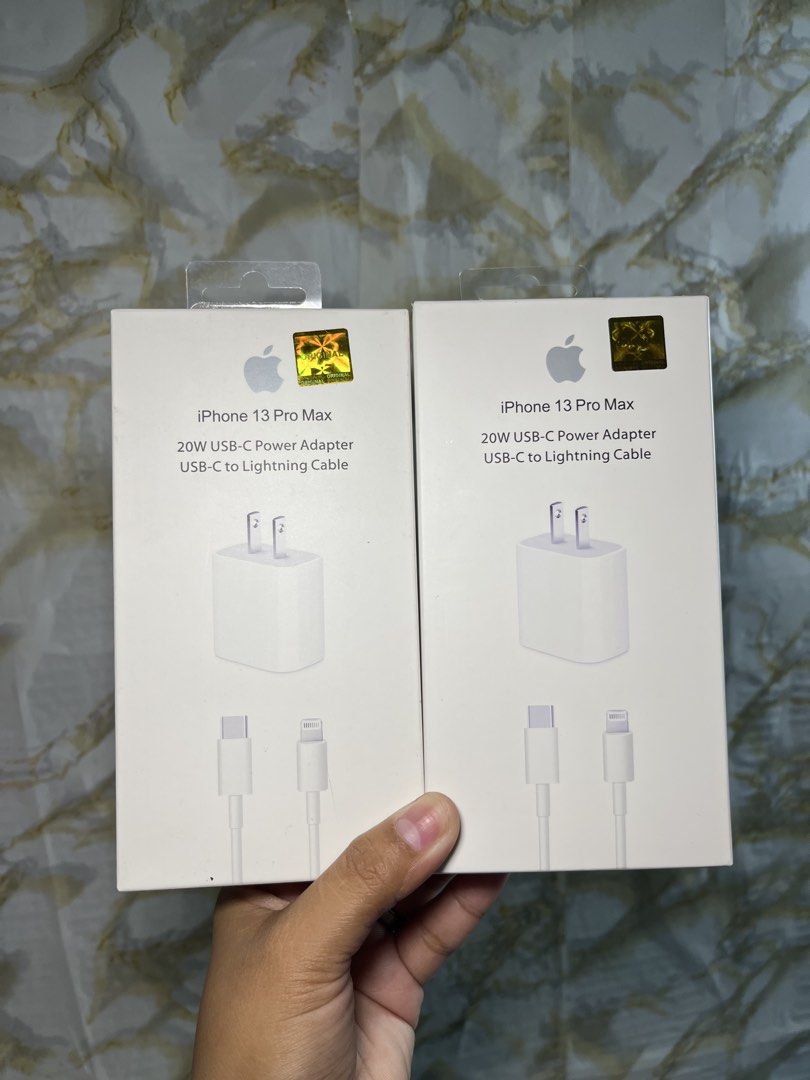 iPhone 20watts SET FAST CHARGER 100% (Category: Chargers & Cables) located in Manila. Submitted by ah_onlineshop.ph (Listing ID 1464993498, Image 1). Description: .