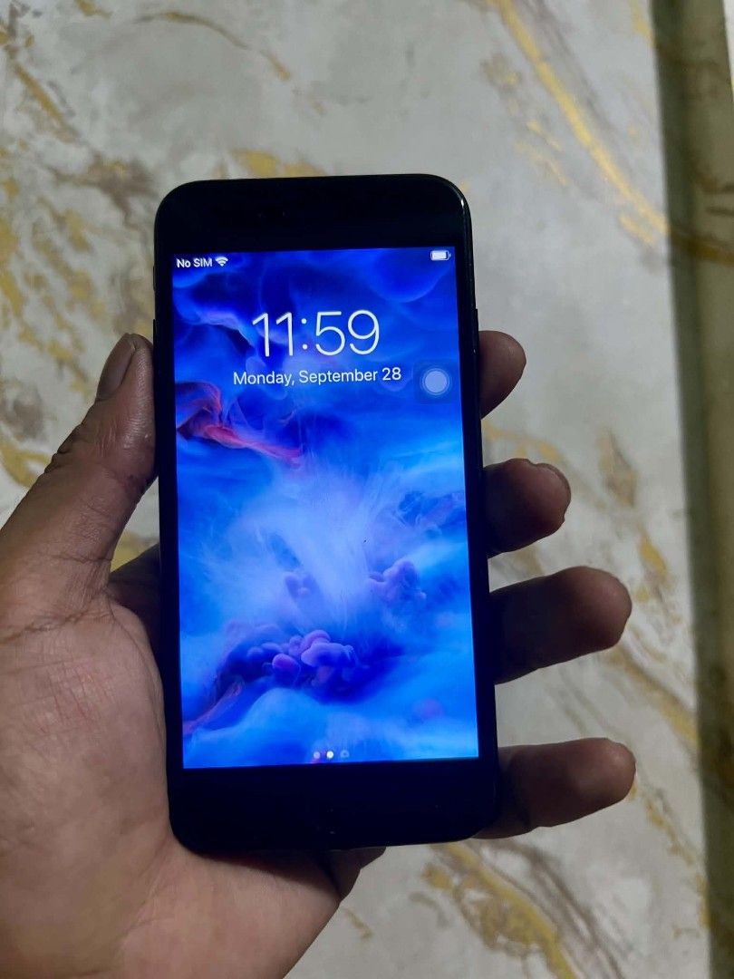 Iphone 7 32gb original openline anysim (Category: iPhone 7 Series) located in Manila. Submitted by marjan71 (Listing ID 1464969192, Image 1). Description: ipad 7 32gb 100%original openline anysim batteryhealth 92% fingerprint not working magandang backup phone 2ndhand minimal dents only anjan napo sa pic 😊.