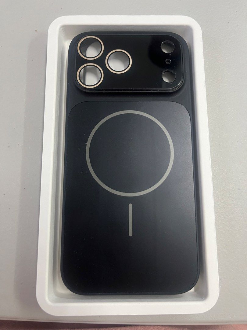 Iphone case (Category: Cases & Sleeves) located in Manila. Submitted by silentwater_f64808 (Listing ID 1464983958, Image 2). Description: Iphone 17 pro max.