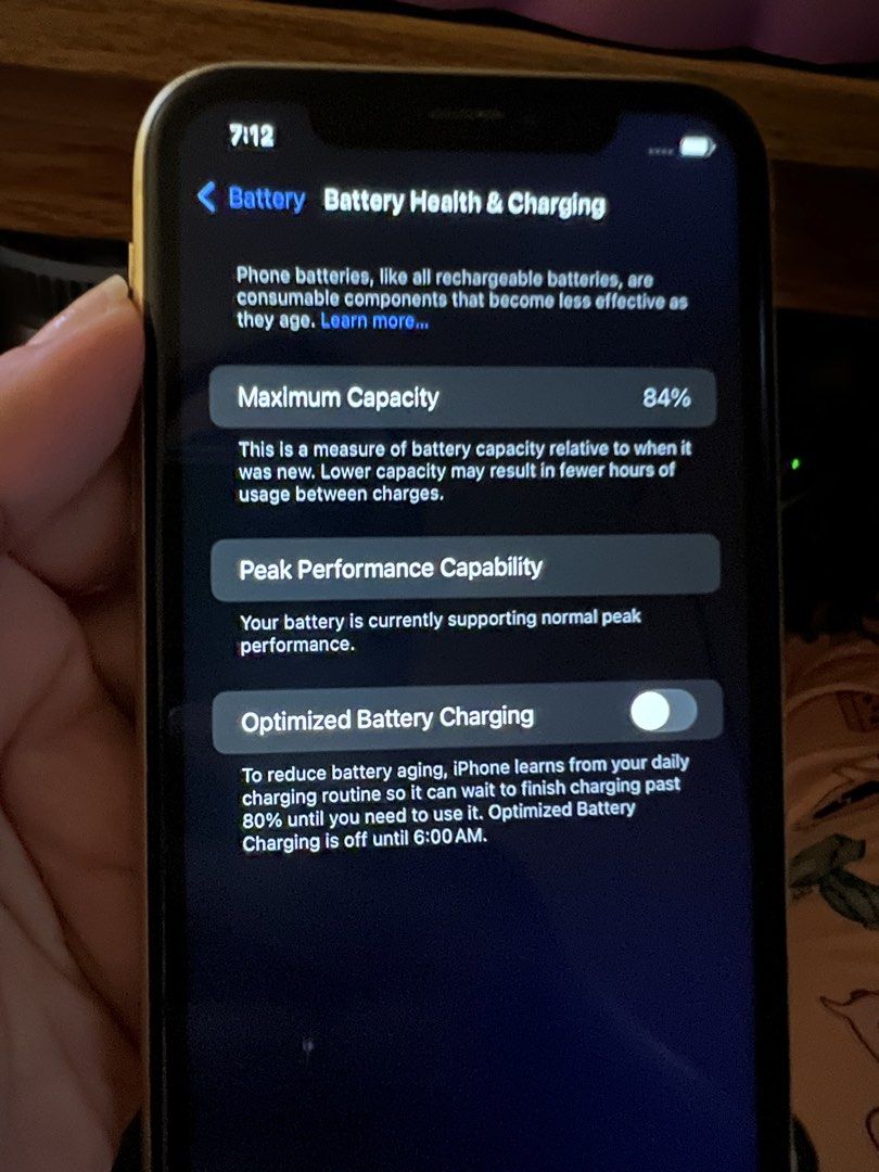 iPhone XR (Category: iPhone X Series) located in Pasig City. Submitted by jenncee (Listing ID 1465168428, Image 3). Description: Makinis good running condition Good for backup phone unit only 64GB Battery max capacity 84% .