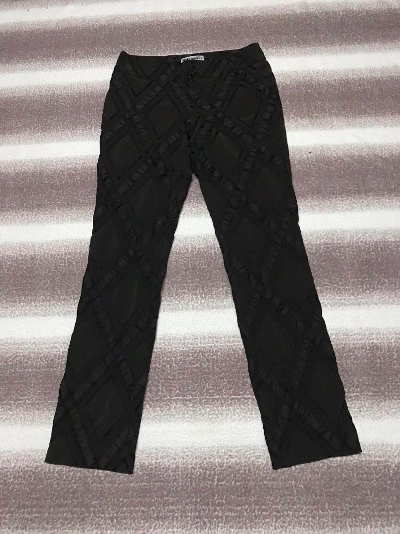 Issey Miyake Pants (Category: Other Bottoms) located in Bislig. Submitted by chrispril (Listing ID 1465166000, Image 3). Description: Issey Miyake Made in Japan As new condition No issue 10000 📩📩.
