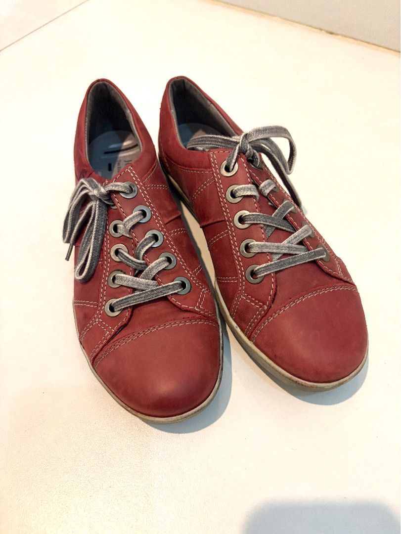 Italy red leather sneakers (Category: Sneakers) located in Manila. Submitted by coolandchic (Listing ID 1465082933, Image 2). Description: .