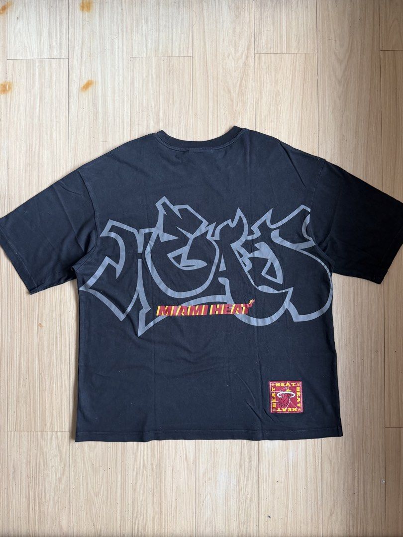 Jack & Jones c NBA Miami Heat (Category: Tshirts & Polo Shirts ) located in Muntinlupa City. Submitted by dabidabbb (Listing ID 1464980523, Image 2). Description: XL sizing 29x24 no issue 9/10 color rate 350 only Loc: Alabang, Muntinlupa.