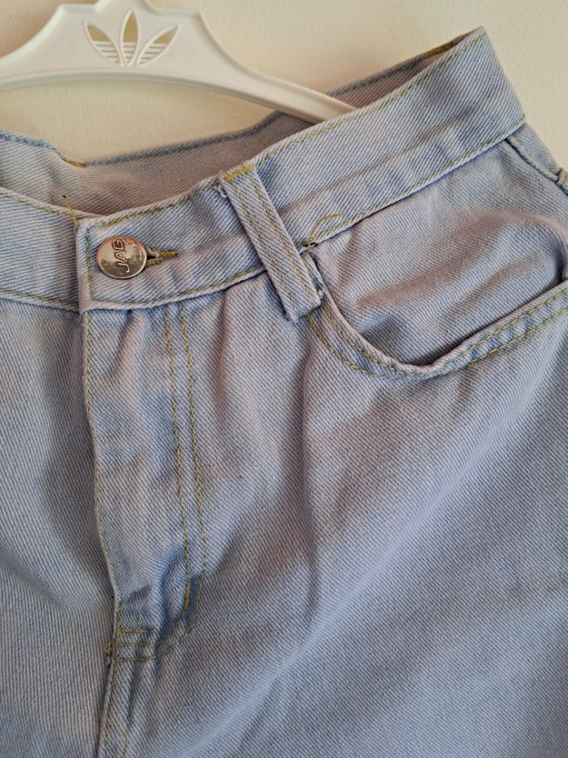 JAG Light Blue Denim Jeans (Category: Jeans) located in Manila. Submitted by yselles__ (Listing ID 1464981910, Image 2). Description: - Brand: JAG - Color/Wash: Light wash blue denim - Fit: Mid rise, classic straight leg - Details: Contrast yellow stitching, branded metal button closure, back leather patch, and iconic red logo tab - Condition: Clean, minimal signs of wear - Style: Versatile everyday wardrobe staple.