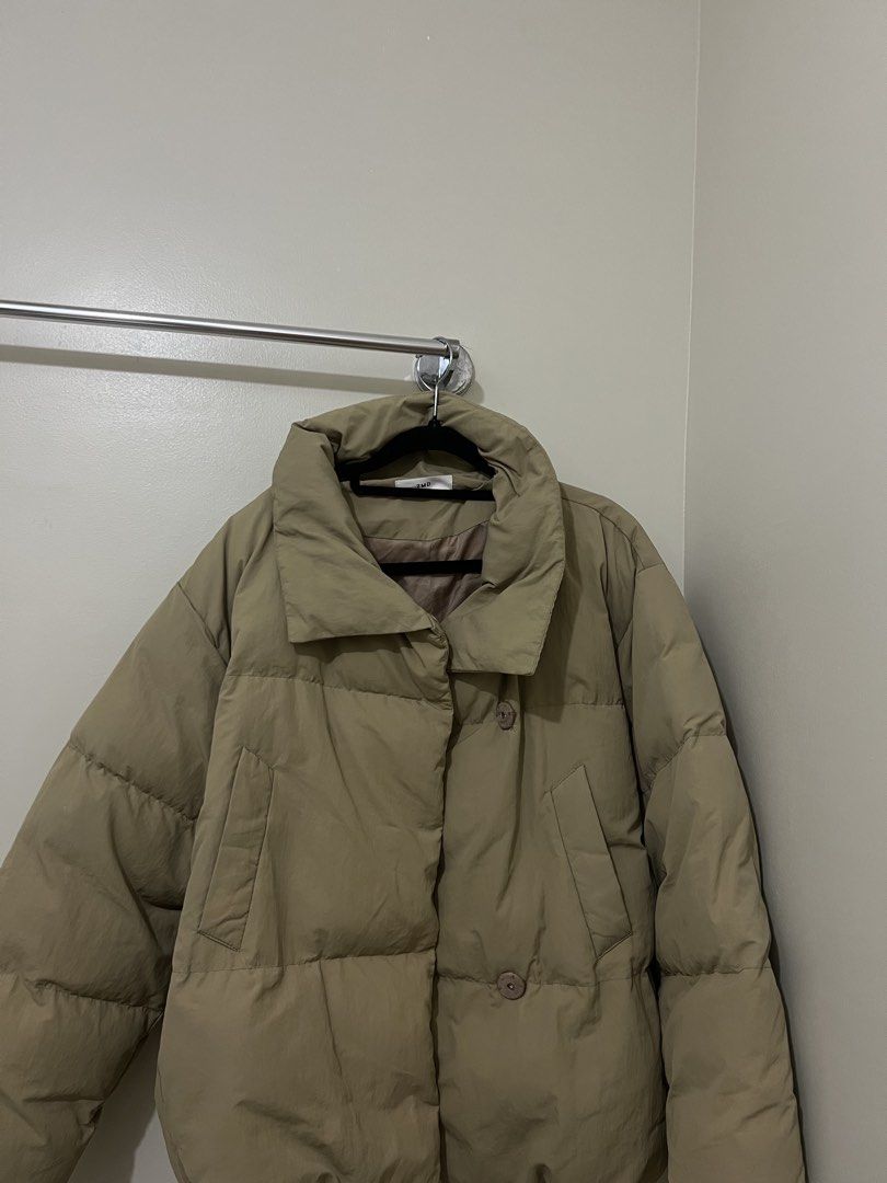 Japan Winter Clothes - Bundle Take All (Category: Coats, Jackets and Outerwear) located in Mandaluyong City. Submitted by zimimi12 (Listing ID 1464989343, Image 2). Description: Selling my winter coats puffer jacket and sweater sets during my Japan travel. Perfect for OOTD. For bundle sale only Fits medium to large. .