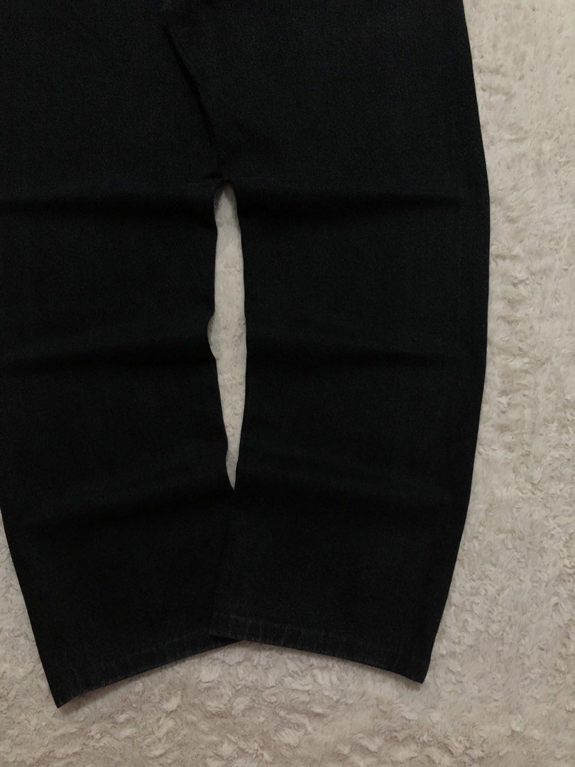 Jingo (Category: Jeans) located in Canaman. Submitted by thriftmoboss (Listing ID 1465003929, Image 3). Description: 📌JINGO STRAIGHT CUTE JEANS cotton 100% Hard denim 95% Crispy condition ✅ dimension📏 W-33 L- 40 T-11 Hem-8. 5 As new condition✅ Crisp condition✅ No issue Price:750🏷 ‎ ‎•✅PLUS SHIPPING FEE (+75) ‎•🔵MOP: G CASH ‎•🟥COURIER: JnT ‎•📍LOC:Magsaysay, Naga city ,Camarines Sur 🌫️.