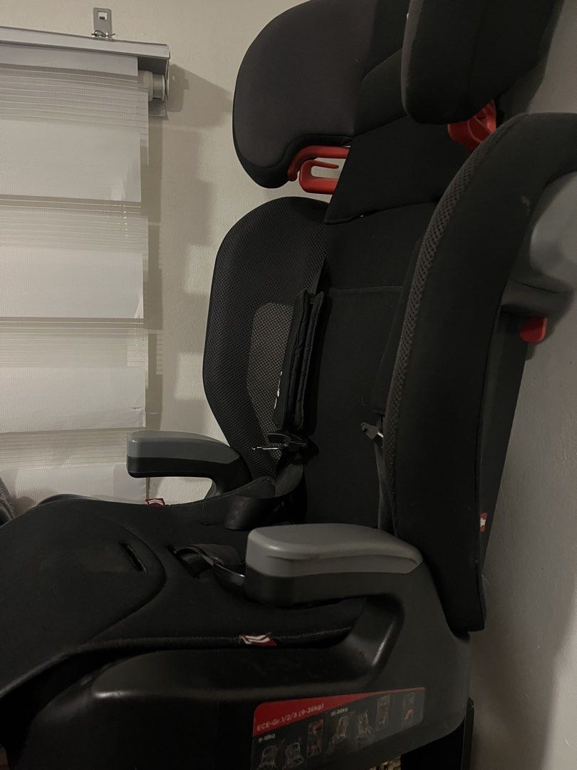 Joie Car Seat (Category: Car Seats) located in Manila. Submitted by thecuratedshelf (Listing ID 1465030607, Image 1). Description: Joie Car Seat Preowned For 1-12 yrs old No issues.