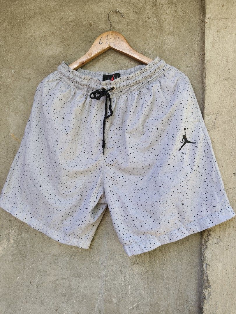 Jordan cement short (Category: Shorts) located in Puerto Princesa. Submitted by dripthrift99 (Listing ID 1465036200, Image 1). Description: jordan cement short large size 29-34 as new condition no issue loc: palawan.