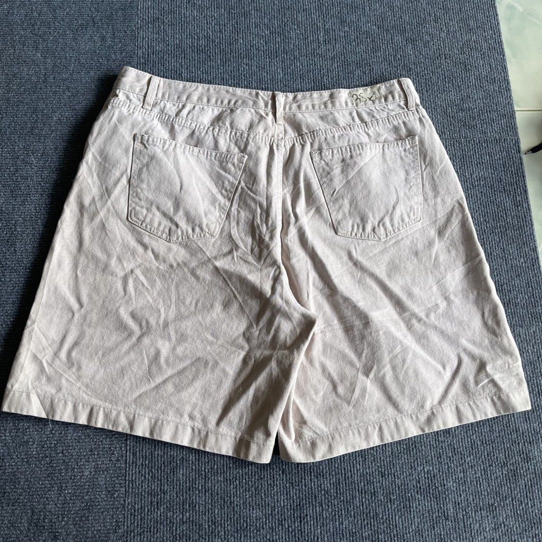 Jorts size 38 (Category: Shorts) located in Butuan. Submitted by cgsayas20083001 (Listing ID 1465092107, Image 3). Description: 38x21.