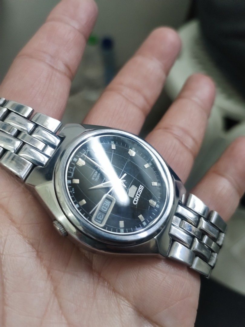 June 2012 Seiko 5 SNKL71J Men's Automatic (Category: Men's Watches) located in Pasig City. Submitted by BeatsandTicks (Listing ID 1465061938, Image 1). Description: June 2012 Seiko 5 SNKL71J Men's Automatic Reference Number: 7S26-01T0 Made in Japan Serial Number: 260570 Textured black dial 21 jewels Approximately 37 mm case size Luminous hands and hour indices Nearly mint condition Newly serviced Light signs of wear from normal use Unbuffed Selli