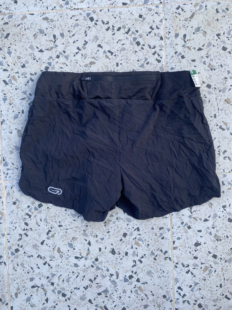 Kalenji Womens Running Short (Category: Activewear) located in Bulacan. Submitted by badass.thrift.finds (Listing ID 1464983209, Image 2). Description: Kalenji Womens Running Short Size small on tag 28-30 waist 12 length.