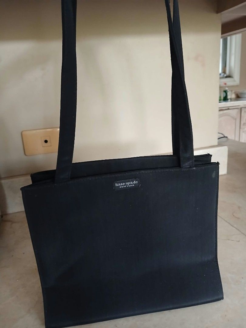 Kate Spade Tote Bag (Category: Tote Bags) located in Manila. Submitted by zeneaglee (Listing ID 1465086194, Image 1). Description: .