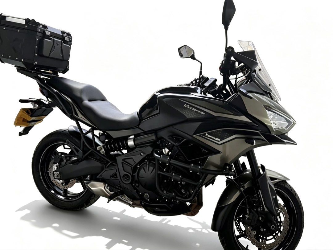 Kawasaki Versys 650 2023 Model Motorcycle (Category: Motorbikes for Sale) located in Manila. Submitted by tinychiii (Listing ID 1465041761, Image 1). Description: Kawasaki Versys 650，2023 model From 350,000 to 300,000 only. Complete papers 20k odo meter only Barely used All stock.