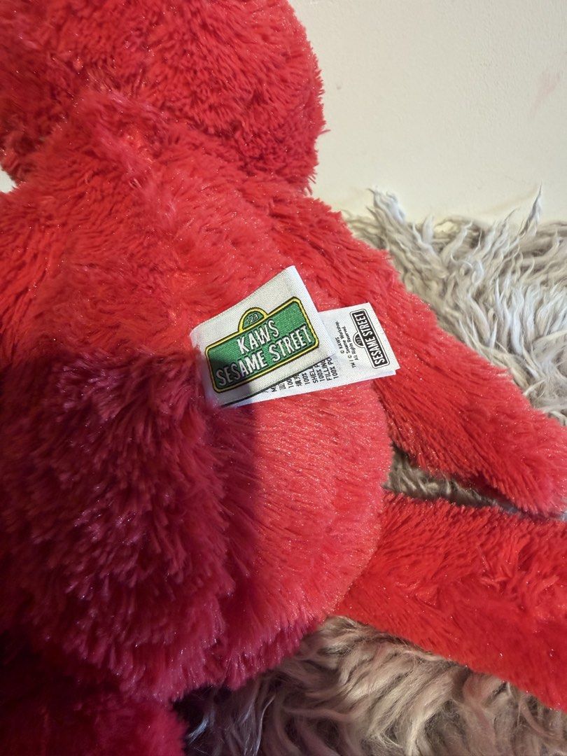 Kaws elmo (Category: Plushies & Soft Toys) located in La Trinidad. Submitted by reeze_24 (Listing ID 1464971071, Image 3). Description: .