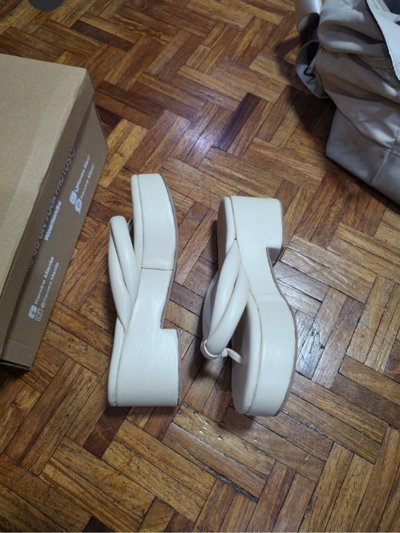 Kendra Slipper Wedge in Bone (Marikina Made) (Category: Slippers and slides) located in Quezon City. Submitted by snowflakes.specials (Listing ID 1465121044, Image 3). Description: Size 7 RFS: Decluttering.