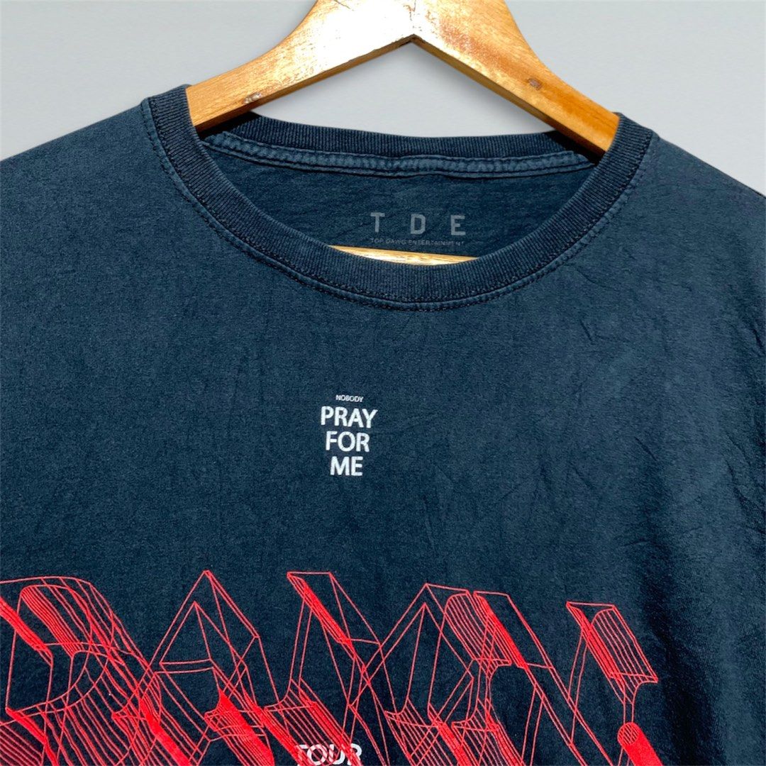 Kendrick Lamar (Damn.) Long Sleeve (Category: Formal Shirts) located in Taguig. Submitted by thrift_langsheesh (Listing ID 1465076756, Image 3). Description: Size:Medium Dimes:20.5x27 Issue:None/Need Wash.