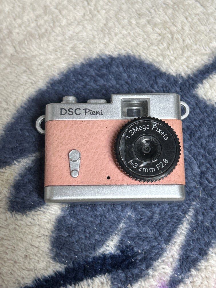 Kenko DSC Pieni ultra mini digital toy camera (Category: Cameras) located in Malolos. Submitted by risen___ (Listing ID 1465005430, Image 1). Description: .
