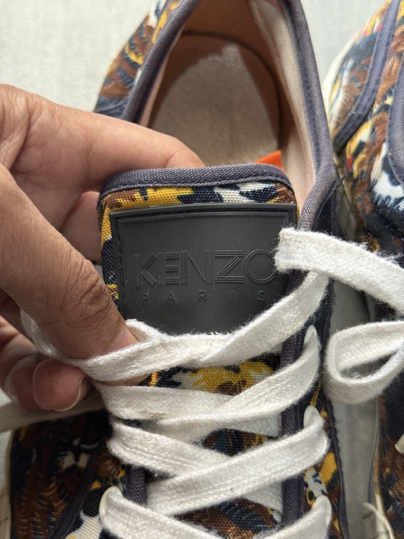 KENZO Paris Helmut low-top canvas sneakers (Category: Sneakers & Footwear) located in Cagayan de Oro. Submitted by twice.but.nice.blackmarket (Listing ID 1465003224, Image 3). Description: Kënzö Paris Helmut low-top canvas sneakers Excellent condition Size : 42 Issue: (minor) see last photo uploaded .