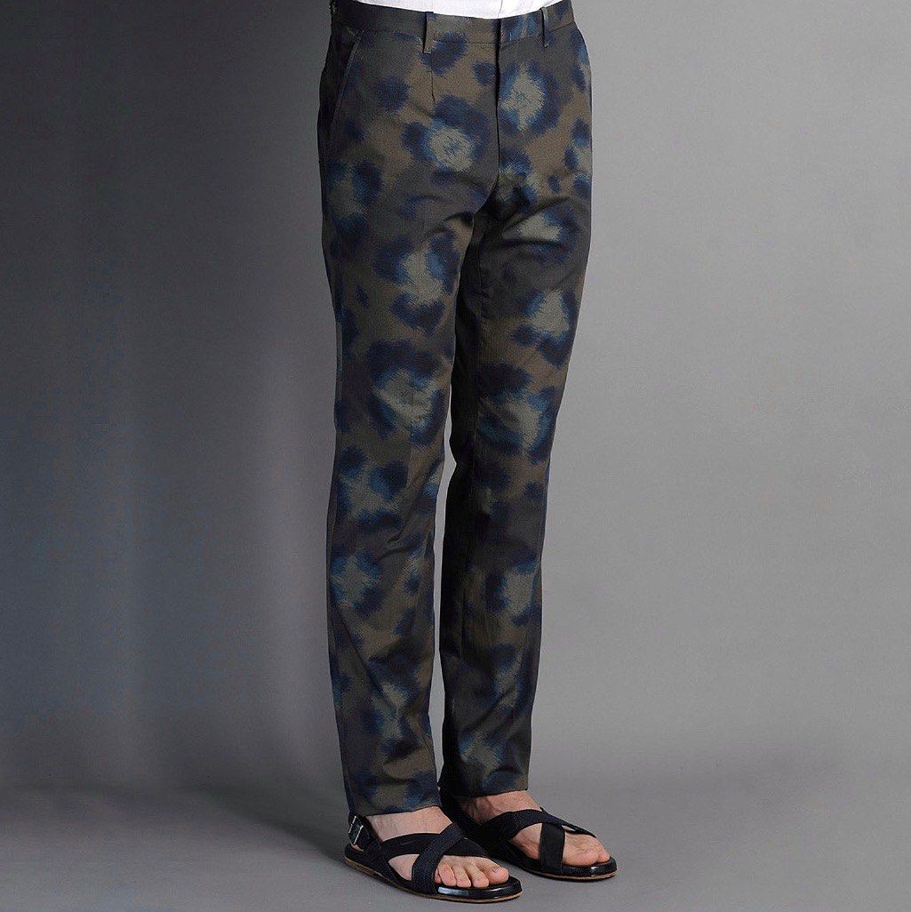 Kenzo Paris Leopard Camo Print Pants (Category: Trousers) located in Dinalupihan. Submitted by brokencasket (Listing ID 1465145567, Image 3). Description: Kenzo Paris Leopard Camo Print Pants Measurements on photo. Kenzo’s new direction already placed on the map by label’s talented creative force Humberto Leon and Carol Lim the Spring Summer 2013 season offers a slew of bold prints and date-appropriate colours. With a modern nod to the sportswear