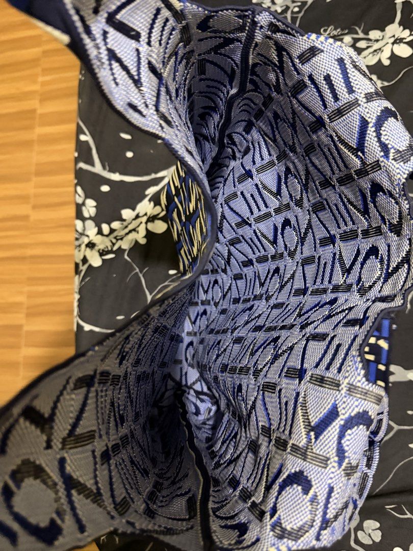 Kenzo Tote Bag (Category: Tote Bags) located in Manila. Submitted by ninnienana (Listing ID 1465081776, Image 2). Description: .
