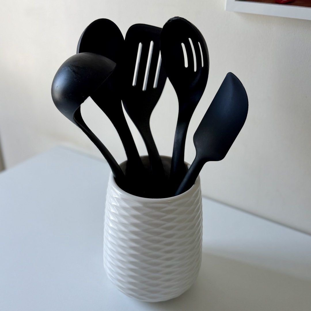 KitchenAid 5 pc Kitchen Tool Set with Ceramic Crock Holder (Category: Cookware & Accessories) located in Mandaluyong City. Submitted by momandbabystuffph (Listing ID 1465001437, Image 1). Description: Correction: whisk is included NOT SPATULA Flaw pls check photos, slotted spoon has burn marks the rest are good. Most are unused. Delivery through LALAMOVE only. Loc Mandaluyong.