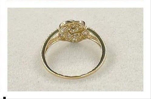 Know flower diamond ring (Category: Rings) located in Malolos. Submitted by keenhorse_ef38ab (Listing ID 1465092429, Image 3). Description: .40carat diamond 18karat gold Size 6 COD/COP VIA LBC NO MEETUP 1,000 DOWNPAYMENT REQUIRED.