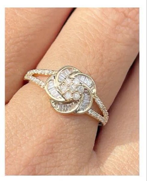 Know flower diamond ring (Category: Rings) located in Malolos. Submitted by keenhorse_ef38ab (Listing ID 1465092429, Image 1). Description: .40carat diamond 18karat gold Size 6 COD/COP VIA LBC NO MEETUP 1,000 DOWNPAYMENT REQUIRED.