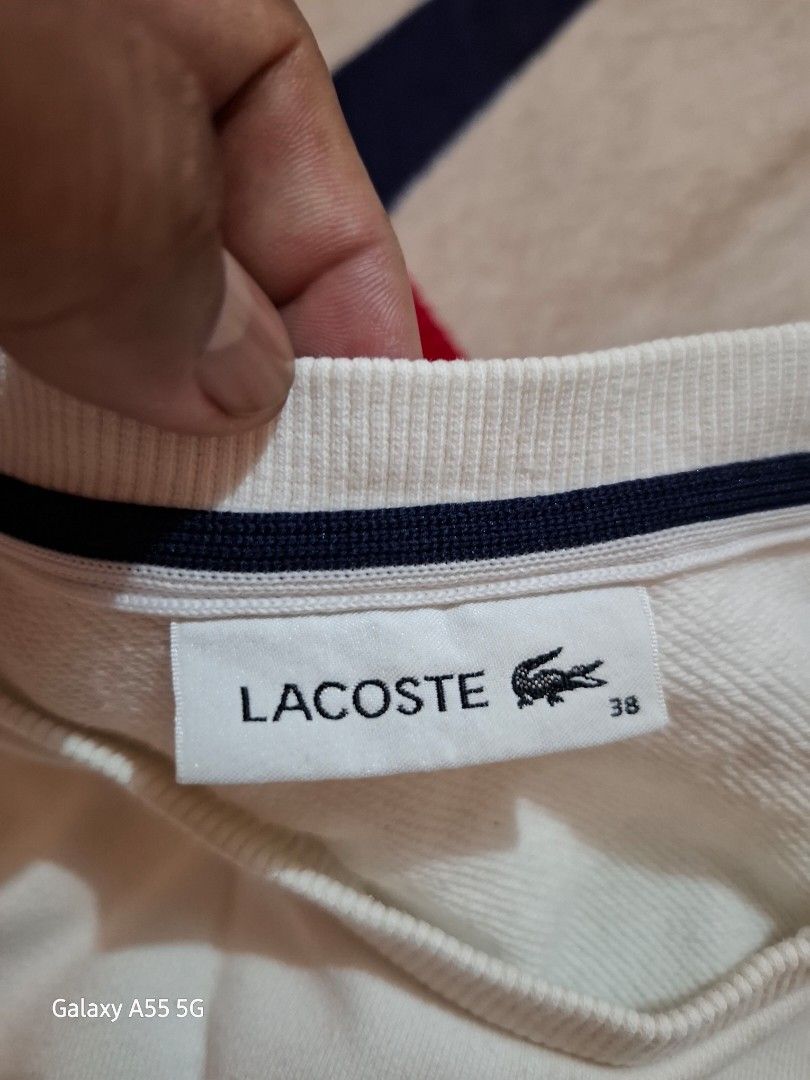 Lacoste sweatshirt long-sleeved (Category: Coats, Jackets and Outerwear) located in Antipolo. Submitted by goldentiger-ac44 (Listing ID 1464987691, Image 3). Description: LACOSTE SWEATSHIRT LONGSLEEVE SIZE MEDIUM GOOD CONDITION ONLY SIGN OF USAGE PRICE 675 Antipolo city location.