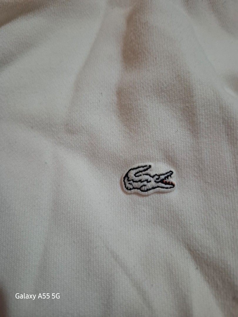 Lacoste sweatshirt long-sleeved (Category: Coats, Jackets and Outerwear) located in Antipolo. Submitted by goldentiger-ac44 (Listing ID 1464987691, Image 2). Description: LACOSTE SWEATSHIRT LONGSLEEVE SIZE MEDIUM GOOD CONDITION ONLY SIGN OF USAGE PRICE 675 Antipolo city location.