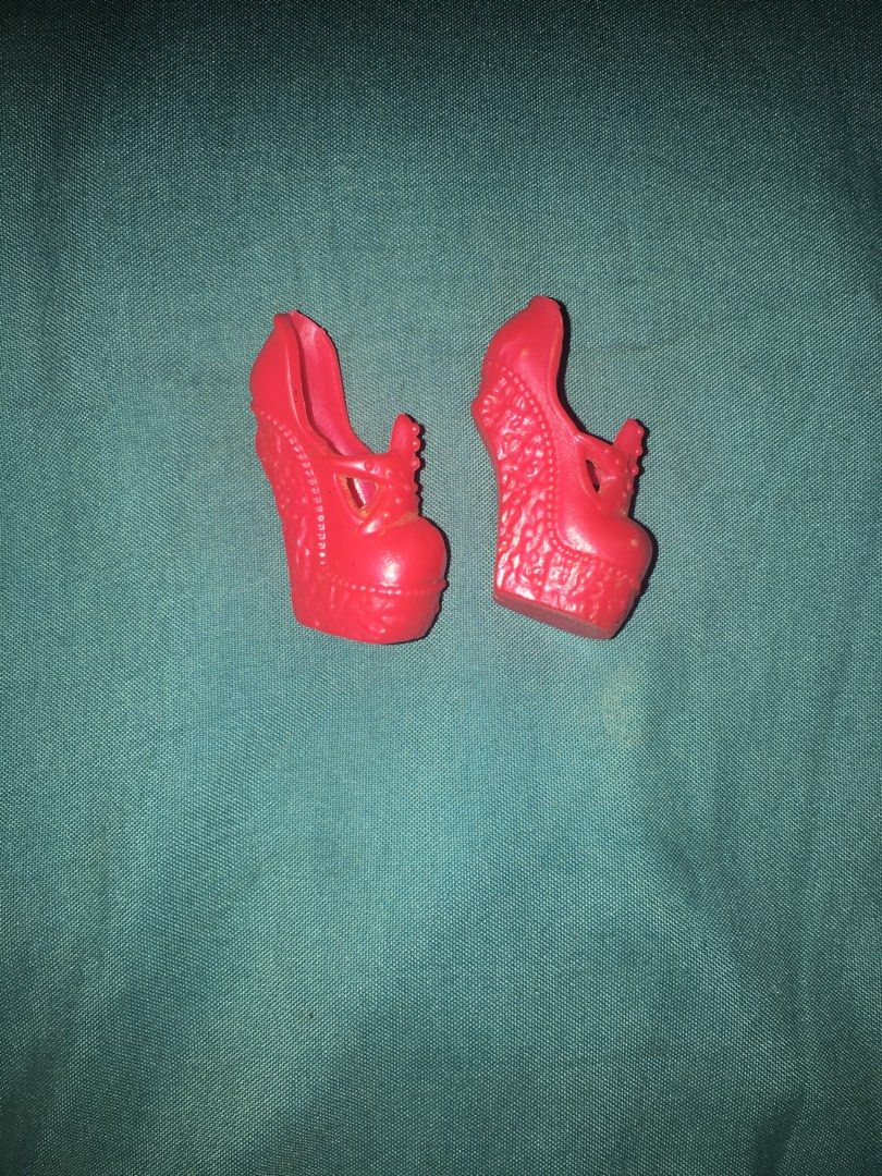 Lagoona blue Dance Class Shoes (Category: Designer & Blind Box Toys) located in Manila. Submitted by dollyie.dllzy (Listing ID 1465132680, Image 1). Description: Flaws:cut na yong oarang curl nya Mop:Gcash Mod:J&T Express Add 10₱ for charge fee.