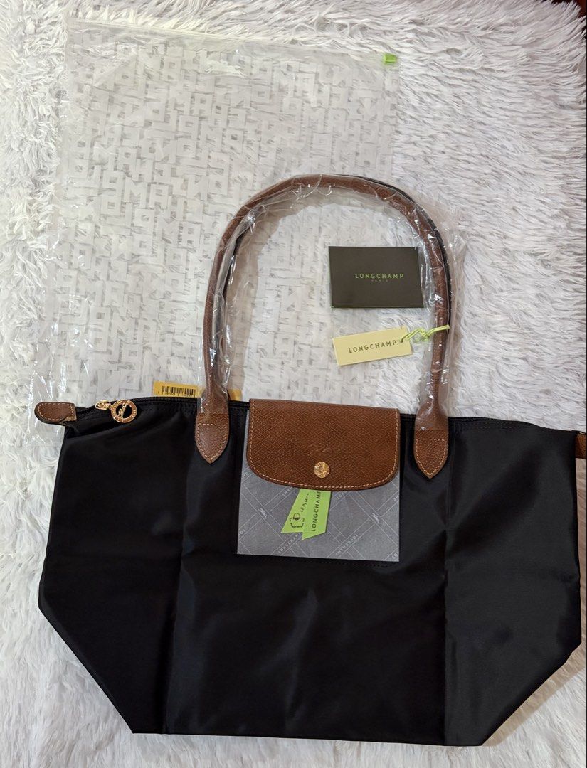 Large Size (Category: Tote Bags) located in Ramon. Submitted by jhoiecess (Listing ID 1465117503, Image 1). Description: Brandnew Message me for more details Pwede pang school or office bag.