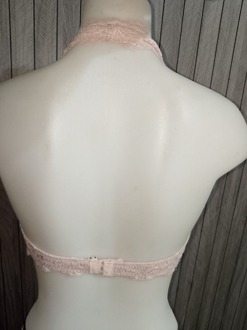 Large Wishlist halter Bralette no pads (Category: Undergarments & Loungewear) located in Manila. Submitted by truecrystal-1407 (Listing ID 1465036476, Image 3). Description: .