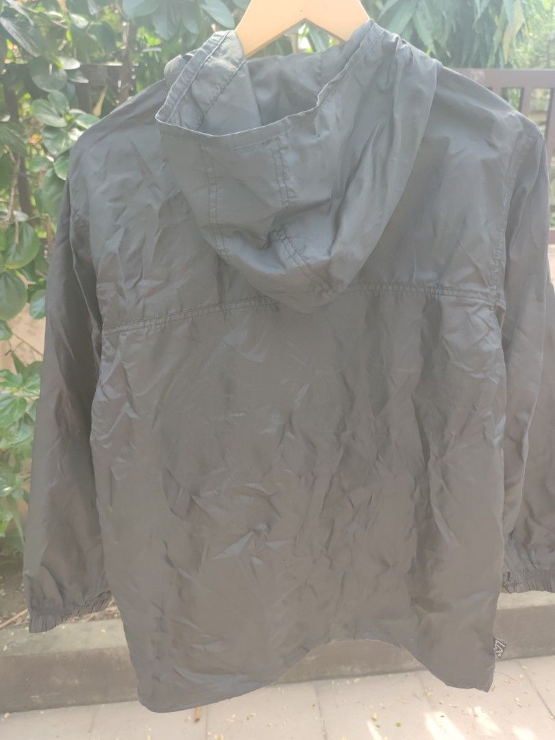 Le Cow Sportif Quarter Zip Jacket (Category: Coats, Jackets and Outerwear) located in Pasig City. Submitted by ftwind (Listing ID 1465006158, Image 2). Description: .