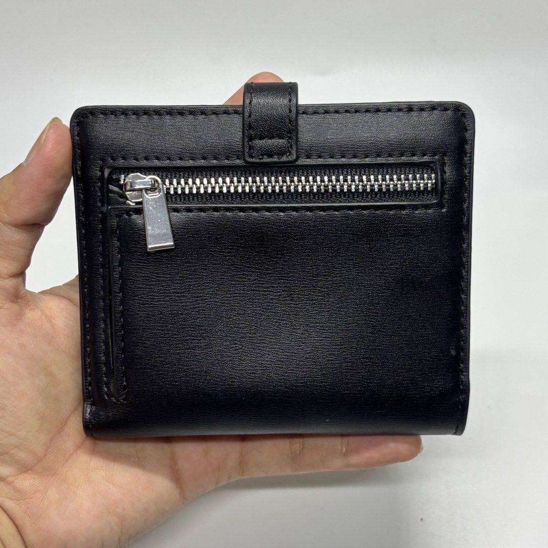 Legato Largo Lusso Thin Bi-Fold Wallet (Category: Wallets & Card holders) located in General Trias. Submitted by shxx_phine (Listing ID 1464970107, Image 2). Description: 📌LP posted, PLS refrain from haggling 📌 all items are japan surplus finds 📌 STRICTLY mine now, pay after invoice 📌 NO RUSH shipping (we ship every tues & fri, depending on our availability) 📌 NO cancellation, return and refunds mod | j&t, lalamove mop | gcash , maribank 📍c
