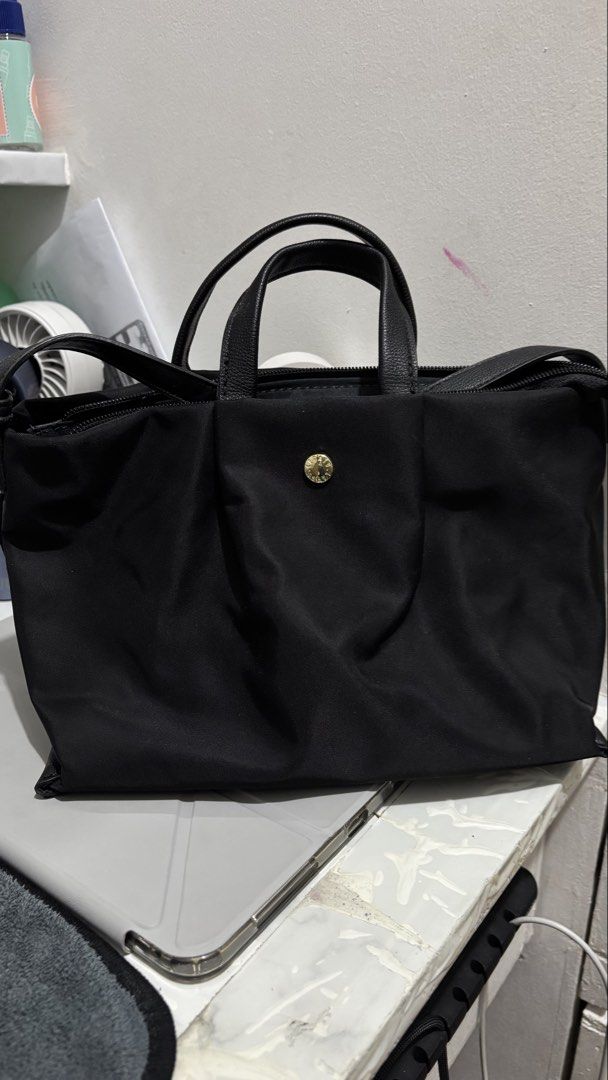 Legato largo mini (Category: Cross-body Bags) located in Paranaque City. Submitted by prelovedph2019 (Listing ID 1465084114, Image 1). Description: Mini Original.