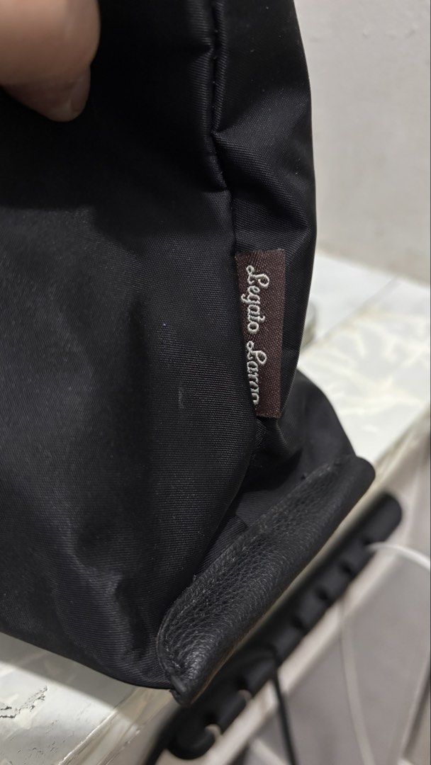 Legato largo mini (Category: Cross-body Bags) located in Paranaque City. Submitted by prelovedph2019 (Listing ID 1465084114, Image 2). Description: Mini Original.