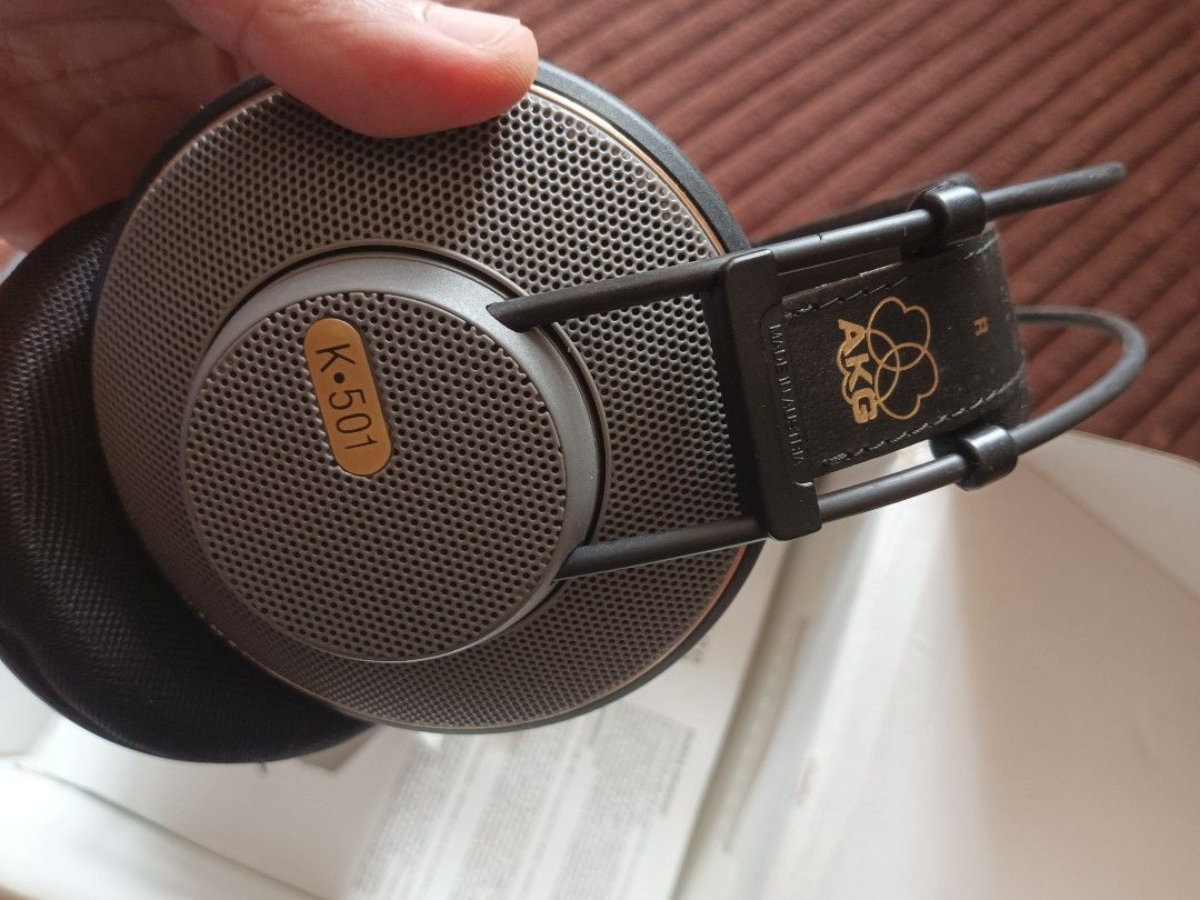 Legendary Flagship AKG K501 (Category: Headphones & Headsets) located in Manila. Submitted by archived.333 (Listing ID 1465024008, Image 3). Description: Flagship AKG k501 -Brand new never used -impossible to find in this condition, this came out 1996-2004, more than 2 decades ago, still very sought after by collectors, this was before harman kardon acquired AKG -Made in Austria not china. this is considered the real AKG by purists. this was thei