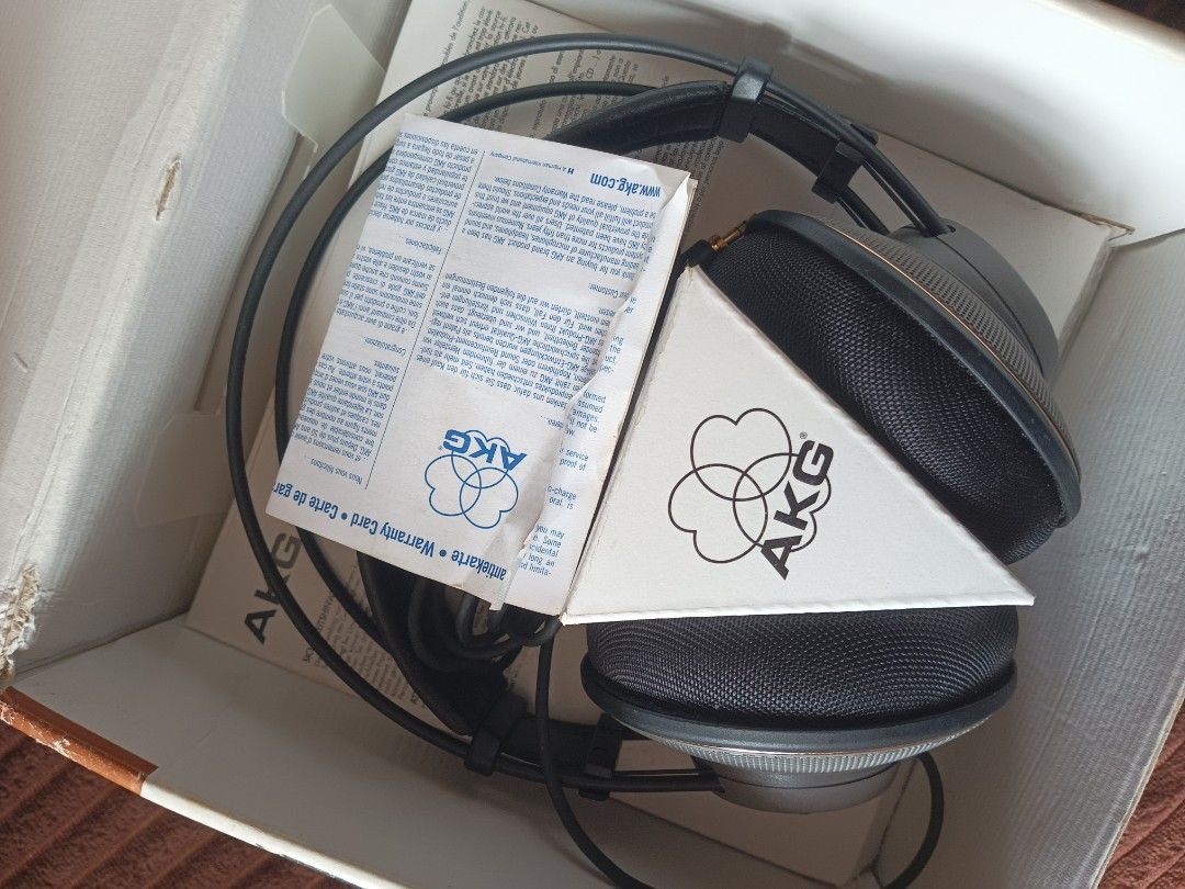 Legendary Flagship AKG K501 (Category: Headphones & Headsets) located in Manila. Submitted by archived.333 (Listing ID 1465024008, Image 2). Description: Flagship AKG k501 -Brand new never used -impossible to find in this condition, this came out 1996-2004, more than 2 decades ago, still very sought after by collectors, this was before harman kardon acquired AKG -Made in Austria not china. this is considered the real AKG by purists. this was thei