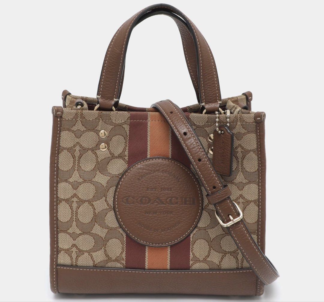 💯Legit Coach Dempsey 22 (Category: Luxury Bags & Wallets) located in General Santos City (Dadiangas). Submitted by braverabbit.67 (Listing ID 1465031951, Image 1). Description: UNAHAN lang mga Sisssy🤩 Decluttering SALE🏷️ My Personal Preloved Bag✨ RFS: Need Funds Ang gaganda, Swerte ng Maka-Mine 👏🏼🥹🥰 Rare to have that bag! nabili mismo sa COACH STORE in US🇺🇸 💯 MONEYBACK GUARANTEE IF PROVEN FAKE 💯 ~ In Very Good to Like New Condition 𝗦�