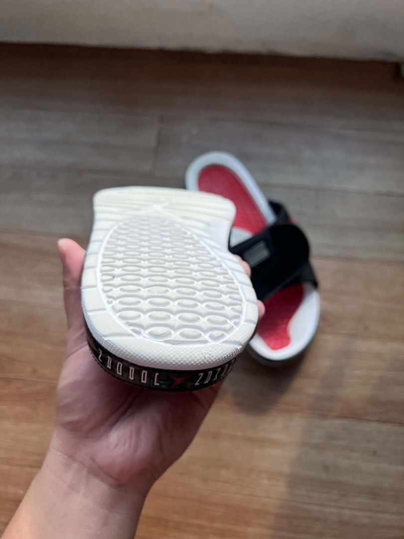 Legit Jordan Retro 11 (Category: Slippers & Slides) located in Manila. Submitted by msannejmnz (Listing ID 1465113559, Image 2). Description: Authentic Jordan Slides, bought in HK No box 5x used, good as new can do meet up. .