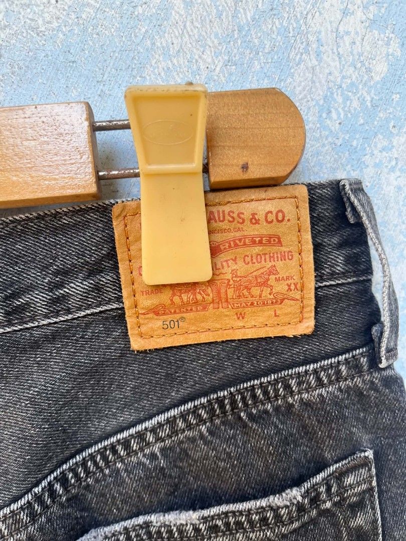 Levis (Category: Shorts) located in Siay. Submitted by Jaaziahthriftdumaguete (Listing ID 1465035091, Image 3). Description: Wts ❗ Levis 501 Premiem Big E Bottomfly short 29 waistline 9.5/10 color rate and condition Excellent condition Mine : 750 Free shipping fee Location Zamboanga Sibugay Mindanao.