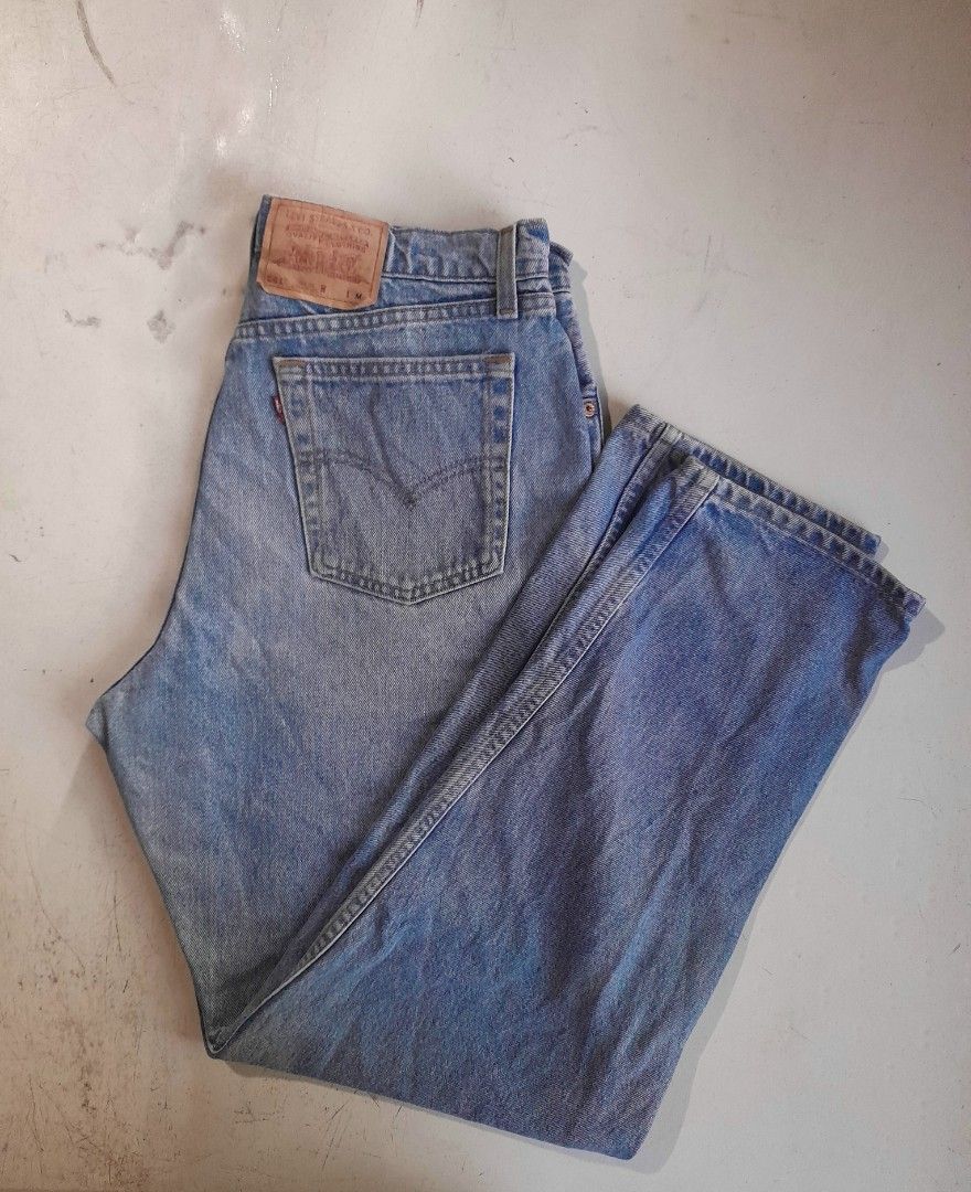 Levi's 561 authentic (Category: Coats, Jackets and Outerwear) located in Catbalogan. Submitted by vastgem_fe5620 (Listing ID 1464986336, Image 1). Description: Levi's 561 authentic pm nalang.
