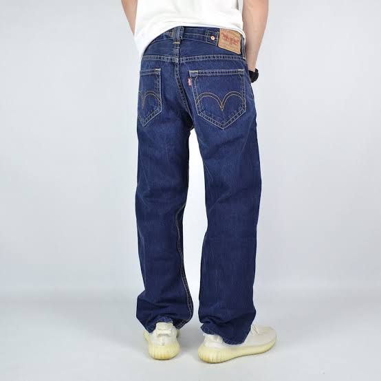 Levis 902 Buckle Back Denim Pants (Category: Jeans) located in Bacoor. Submitted by ItsShoeGood (Listing ID 1464987374, Image 1). Description: Size 30x32 on tag 15.5 Waist (30-32) 42 Length 9 Leg Opening 11 Thigh 32 Inseam Still in excellent condition.