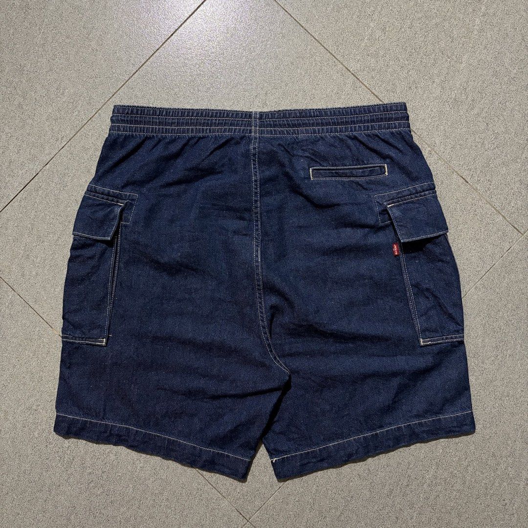 Levis Denim Over The Knee Work Short (Category: Shorts) located in Talisay. Submitted by re_sell01 (Listing ID 1464990464, Image 2). Description: Levis Denim Work Short Large Men’s Waistline 36-38” Length 20” Premium Big E Excellent Condition.