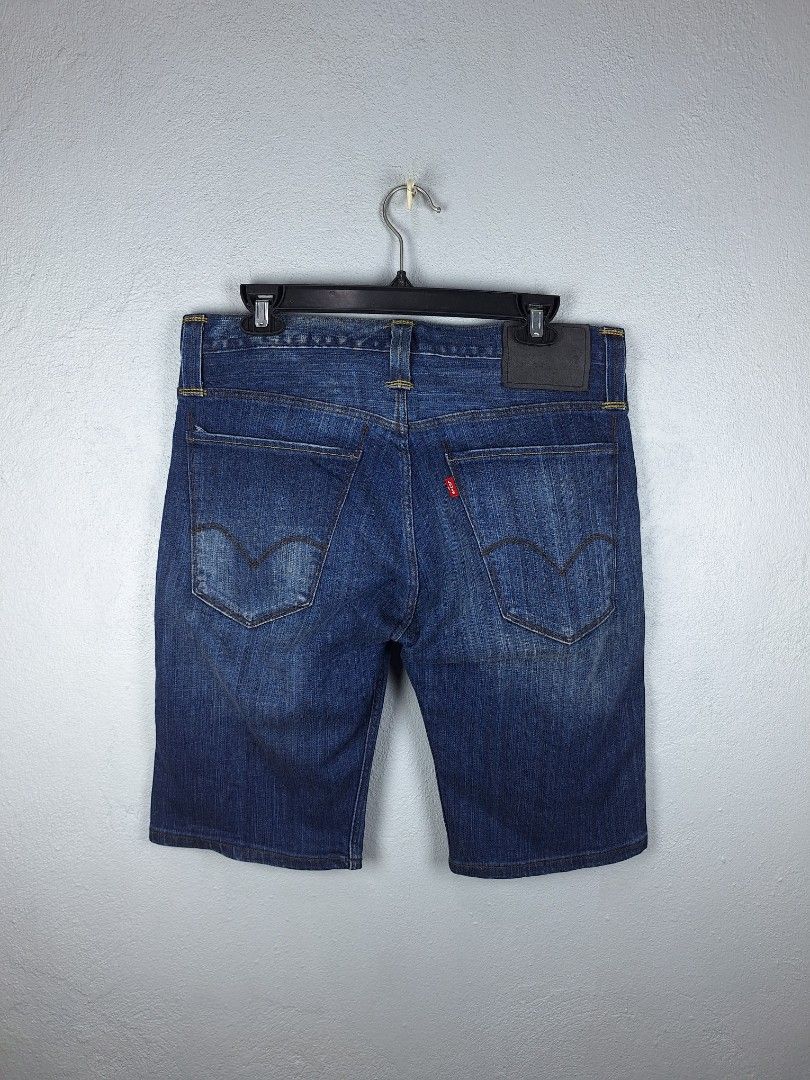 Levi's Denim Shorts (Category: Shorts) located in Sibulan. Submitted by studioxano (Listing ID 1465055749, Image 2). Description: Levi's Denim Shorts -P850 + SF Size 32-33 / Length 21 Excellent condi 9.5/10 color rate no major issue sign usage sa patch Loc: Dumaguete city.