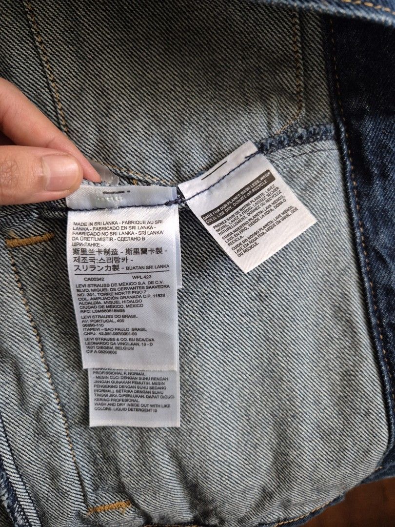 Levi's Ex-Boyfriend Trucker Jacket Denim Size S (Category: Coats, Jackets and Outerwear) located in Las Pinas. Submitted by katdideles (Listing ID 1465005160, Image 3). Description: item was never used. pick up from las pinas / makati.